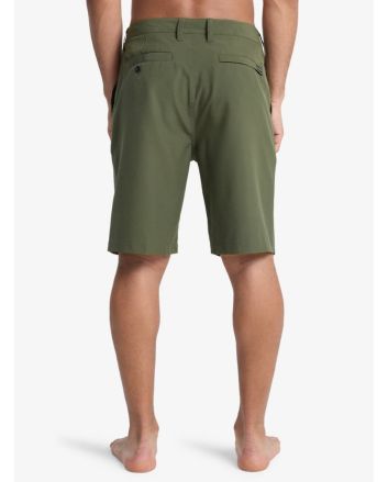 Hombre con Boardshort Quiksilver Union Amphibian 20'' verde Grape Leaf