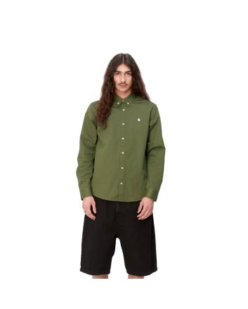 Hombre con Camisa de manga larga Carhartt WIP Madison LS Verde Dundee con logo blanco