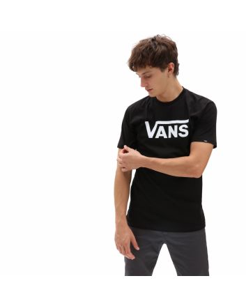 Hombre con camiseta de manga corta Vans Classic Negra con logo blanco
