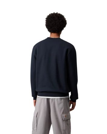 Hombre con sudadera Carhartt WIP Carhartt Sweatshirt azul marino con logo marrón palisandro