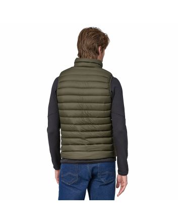 Hombre con chaleco acolchado impermeable Patagonia Down Sweater Vest Basin Green  