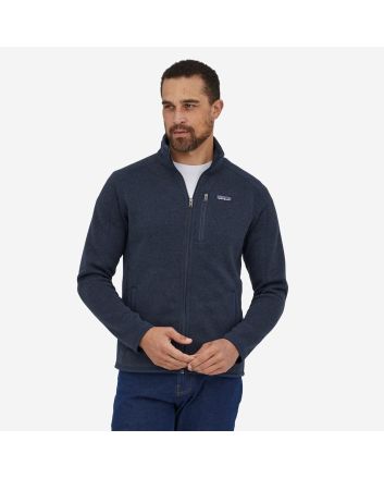 Hombre con chaqueta polar Patagonia M's Better Sweater azul marino
