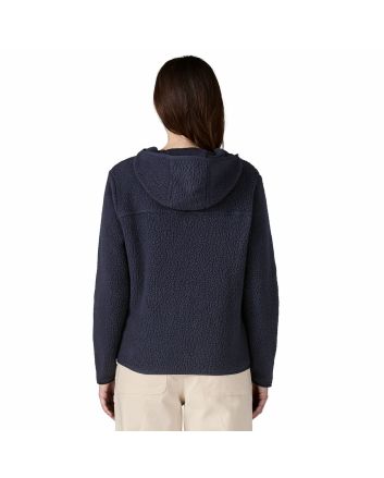 Mujer con chaqueta de forro polar con capucha Patagonia Retro Pile Hoody Azul Marino 
