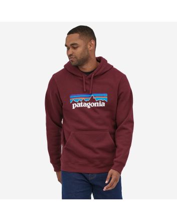 Hombre con Sudadera de capucha Patagonia P-6 Logo Uprisal Granate