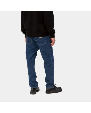 Hombre con Pantalón Vaquero de corte ajustado relajado Carhartt WIP Newel Pant azul lavado a la piedra