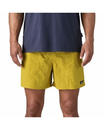 Hombre con Bañador Patagonia Baggies Shorts 5'' en verde Bundle Green