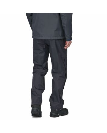 Hombre con Pantalones de lluvia Patagonia M's Torrentshell 3L Rain Pants Regular Negros 