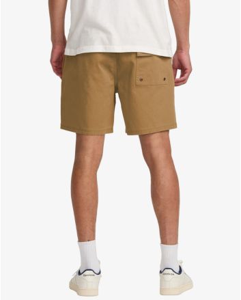 Hombre con pantalón corto elástico RVCA Escape 17'' Camel 