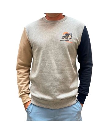 Hombre con sudadera Mission Mixcolor Logo Explore Gris con mangas beige y negra 