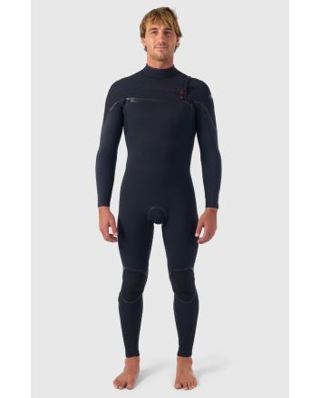 Hombre con traje de surf O'Neill Hyperfreak Fire 4/3 Plus con cremallera en el pecho color negro-negro