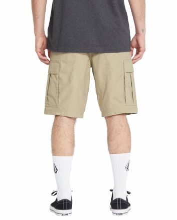 Hombre con bermudas cargo Volcom Strange Tripper 22'' Caqui