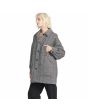 Mujer con Abrigo Volcom Beegy Coat Gris bolsillo pecho
