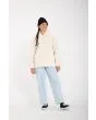 Mujer con chaqueta de borreguillo Volcom Blastone Coat Cloud cerrado