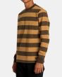 Hombre con Camiseta de manga larga RVCA Chainmail Stripe Camel izquierda