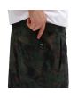 Hombre con bañador surfero Vans Voyage Trunk 2 estampado camuflaje bolsillo