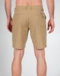 Hombre con Bermudas sumergibles Salty Crew Drifter 2 Hybrid Walkshort caqui posterior