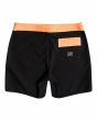 Bañador boardshort Billabong All day OG 17" negro con detalles en salmón para hombre posterior