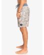 Hombre con Bañador Boardshort Quiksilver HempStretch 69 18" Beige lateral