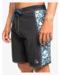 Hombre con bañador boardshort Quiksilver Original Arch Blank Canvas 18" negro etiqueta