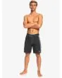 Hombre con bañador boardshort Quiksilver Original Arch Blank Canvas 18" negro frontal