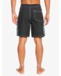 Hombre con bañador boardshort Quiksilver Original Arch Blank Canvas 18" negro posterior