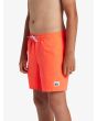 Niño con Bañador Quiksilver Everyday Solid Volley Youth 14'' Fiery Coral cintura elástica
