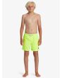 Niño con bañador Quiksilver Everyday Solid Volley Youth 14'' Amarillo Neón pierna recta