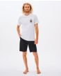 Hombre con bermudas sumergibles Rip Curl Phase Nineteen Boardwalk 19" negras frontal