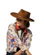 Mujer con Sombrero Brixton Marlow Rancher Hat Coffee lateral