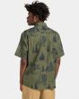 Hombre con Camisa de manga corta Element x Smokey Bear Scene Verde posterior