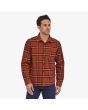 Hombre con camisa de franela de manga larga Patagonia Lightweight Fjord roja a cuadros