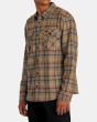 Hombre con Camisa de franela RVCA Hughes Flannel Marrón izquierda
