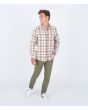 Hombre con camisa de franela Hurley Portland Organic Beige a cuadros frontal