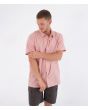 Hombre con Camisa de manga corta Hurley Woven Low Tide Beach Clay rosa tejido 