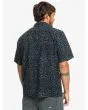 Hombre con camisa de manga corta Quiksilver Influenced Authentic negra animal print posterior