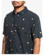 Hombre con camisa de manga corta Quiksilver Minimark Tarmac negra bolsillo