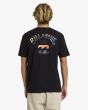 Hombre con Camiseta de manga Billabong Arch Fade Premium negra posterior