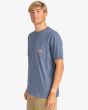 Hombre con camiseta de manga corta con bolsillo Billabong Stacked Arch Azul izquierda