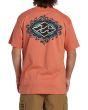 Hombre con camiseta de manga corta Billabong Crayon Wave Coral espalda