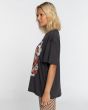 Mujer con camiseta de manga corta Billabong Midnight Blooms Negra lateral 