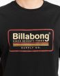 Hombre con camiseta de manga corta Billabong Pacifico negra estampado pecho