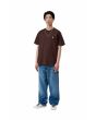 Hombre con Camiseta de manga corta Carhartt WIP Chase Marrón Palisandro-Dorado loose fit