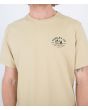 Hombre con camiseta de manga corta Hurley Everyday Explore Campin beige serigrafía pecho