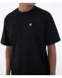 Hombre con camiseta de manga corta Hurley Icon Negra serigrafía pecho logo en blanco
