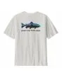 Camiseta Patagonia blanca con gráfico grande de trucha y texto protect our home water en la espalda para hombre