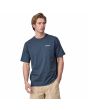 Hombre con Camiseta de manga corta Patagonia M's P-6 Logo Responsibili-Tee Azul Utilitario frontal