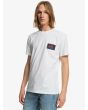 Hombre con camiseta de Manga Corta Quiksilver Return To The Moon blanca frontal