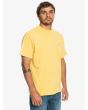 Hombre con Camiseta de manga corta Quiksilver The Natural Dye Amarilla lateral