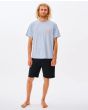 Hombre con camiseta surfera de manga corta Rip Curl Fade Out Icon azul frontal