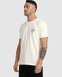 Hombre con Camiseta de manga corta Rvca Luke Pelletier x Kristen Liu Wong beige lateral